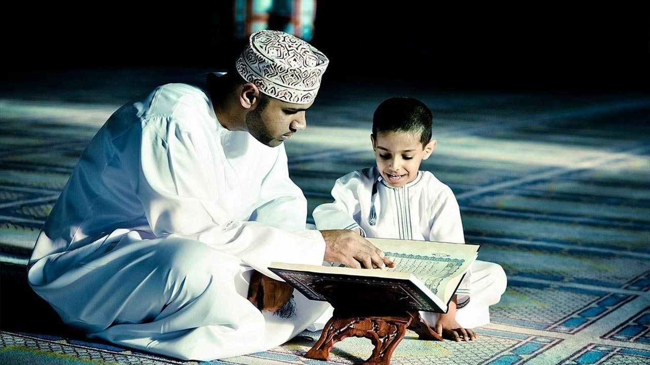 الموازنة بين العبادة والعمل والعائلة