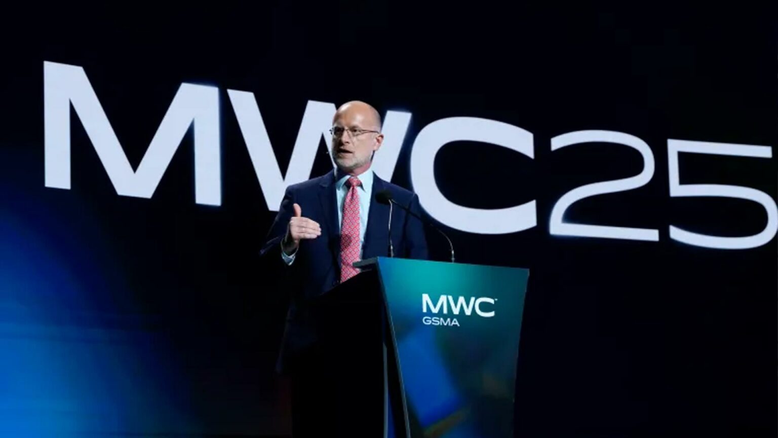 معرض برشلونة للأجهزة المحمولة 2025