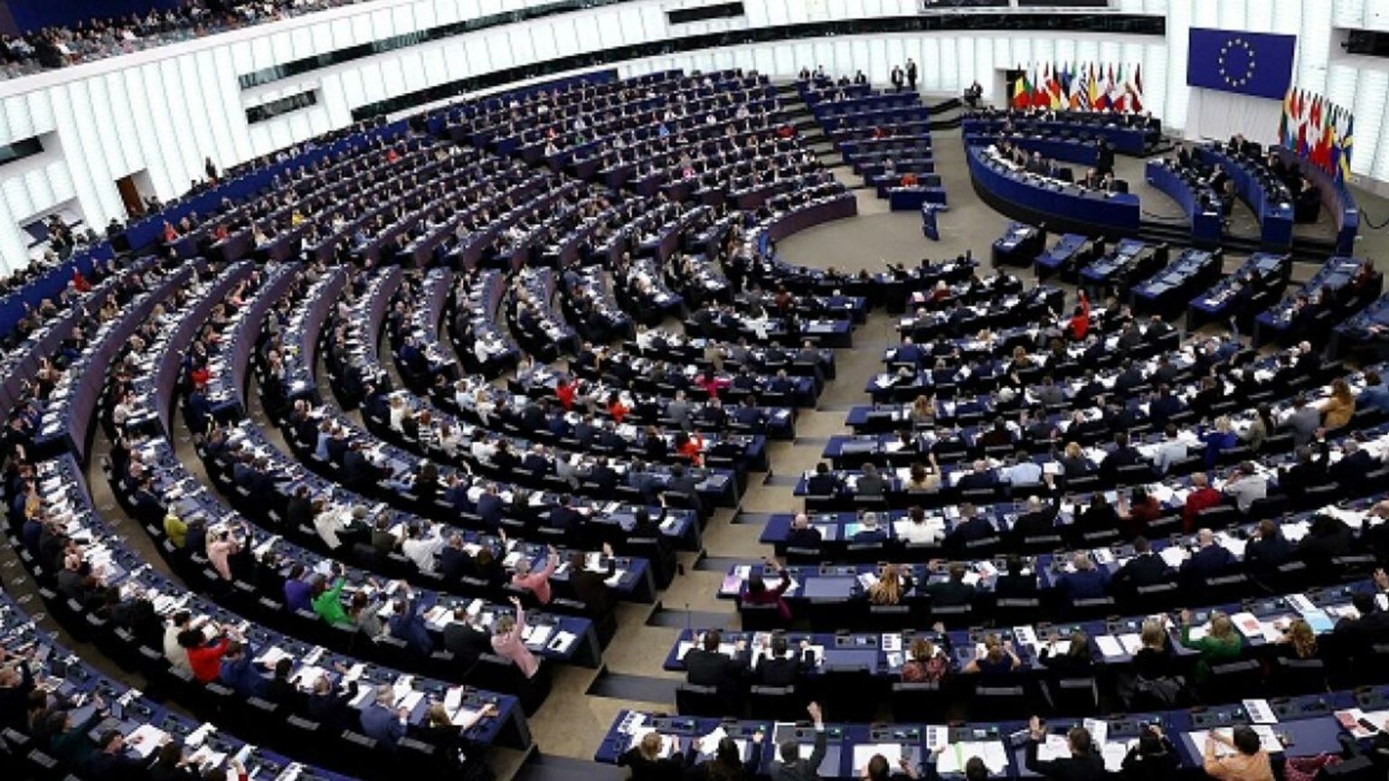 البرلمان الأوروبي يوافق على استخدام الأصول المجمدة لنظام الأسد في إعادة إعمار سوريا الأصول المجمدة لنظام الأسد