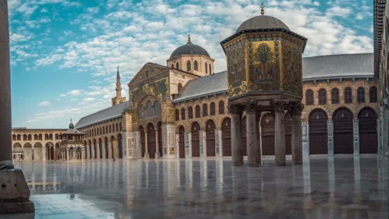 الأذان الجماعي في الجامع الأموي