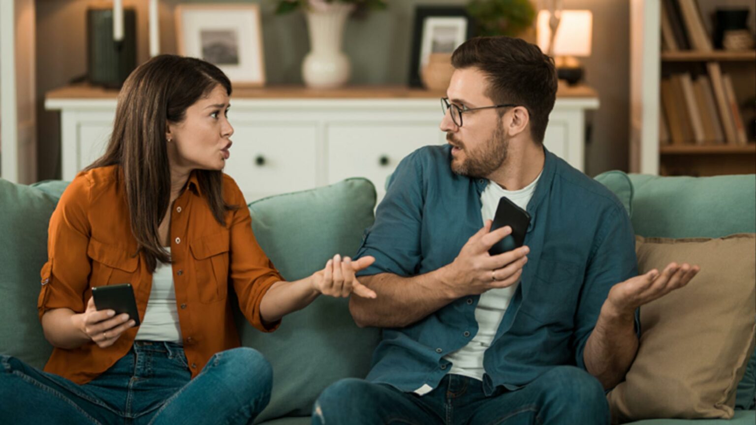 الخيانة المصغرة