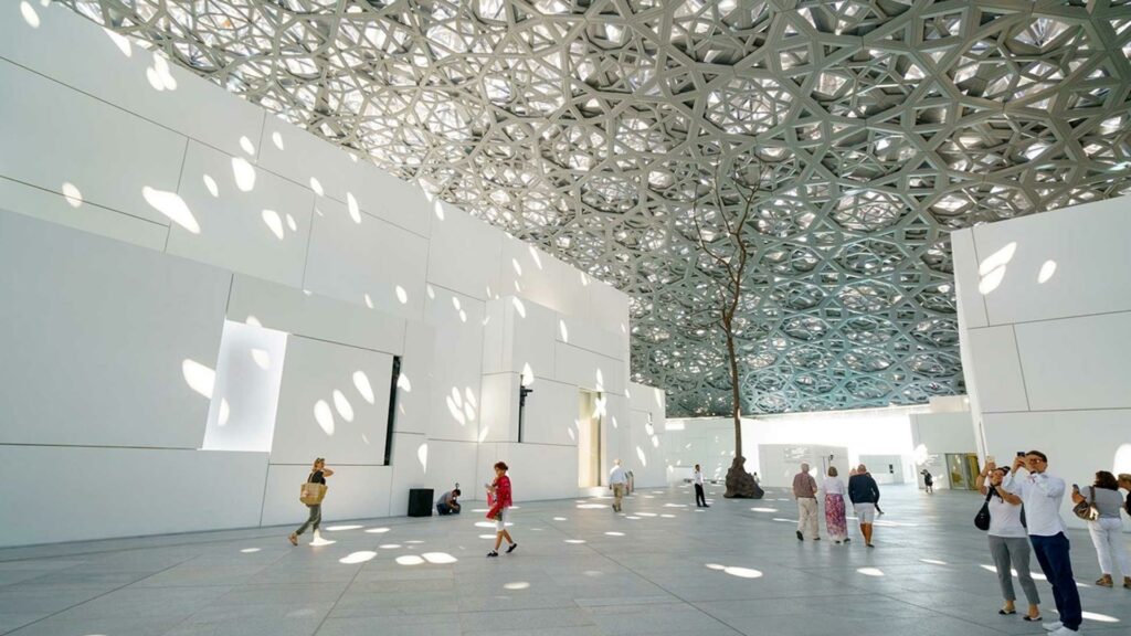 معارض اللوفر أبوظبي 2025