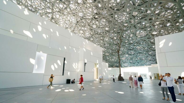 معارض اللوفر أبوظبي 2025