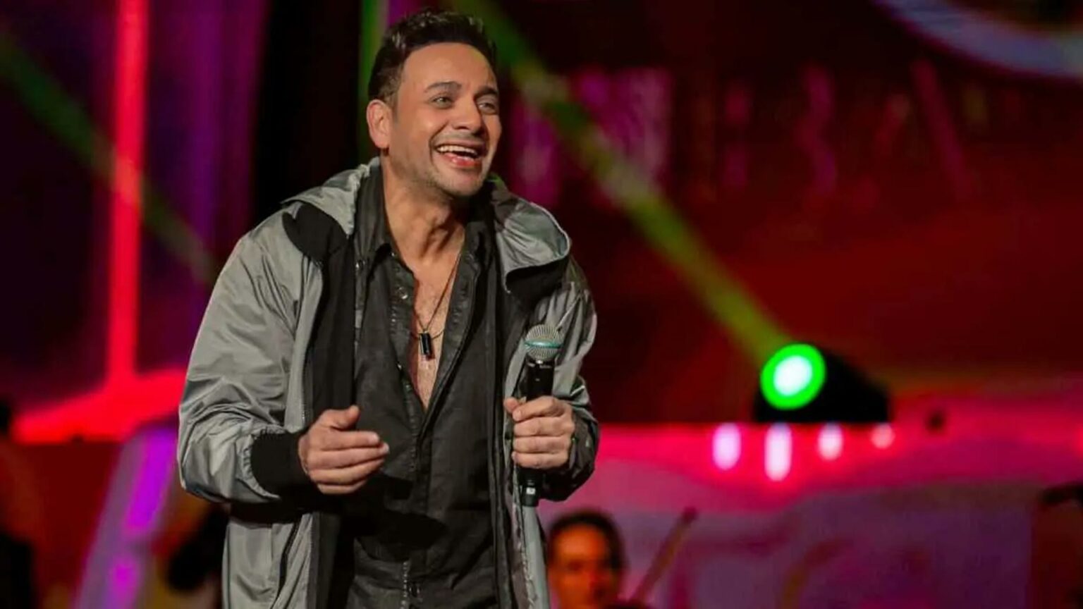 مصطفى قمر في حفل الزفاف الجماعي