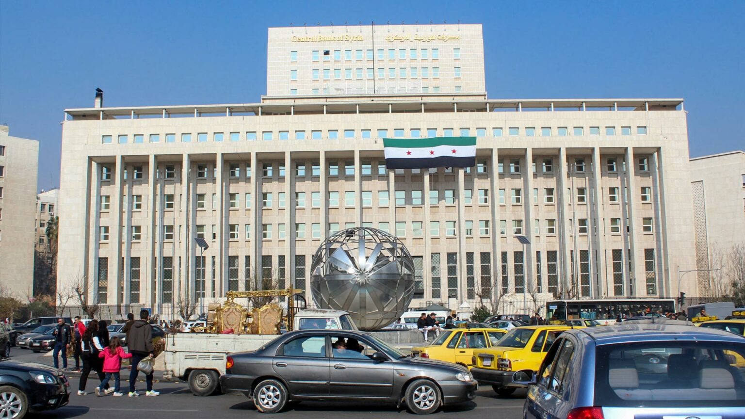 السحب غير المحدود من البنوك