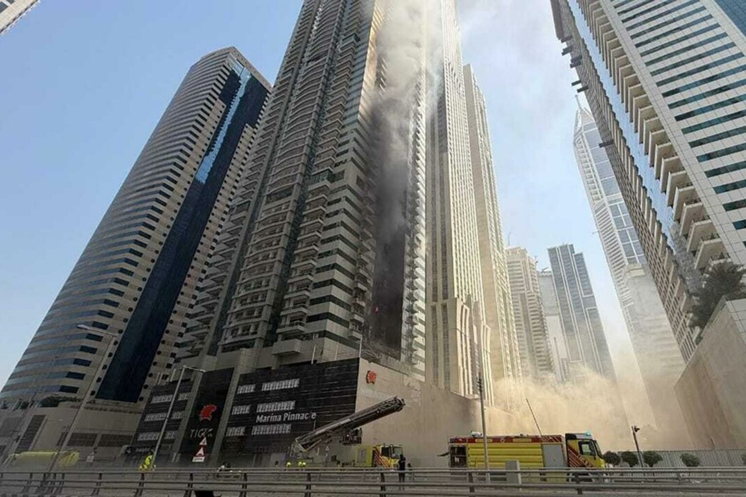 حريق ناطحة السحاب في دبي: كيف نجت واحدة من أطول الأبراج السكنية من كارثة محققة؟ حريق ناطحة سحاب في دبي