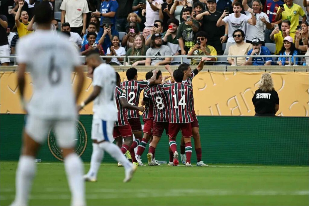 الهلال يودّع كأس العالم للأندية بعد خسارته أمام فلومينينسي الهلال ضد فلومينينسي
