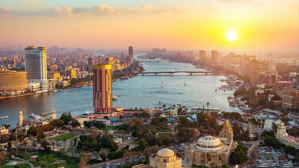 مصر عاصمة الأثرياء في شمال إفريقيا: بين التحديات الاقتصادية وواقع الثروات مصر تحافظ على صدارة الأثرياء في شمال إفريقيا حتى 2025