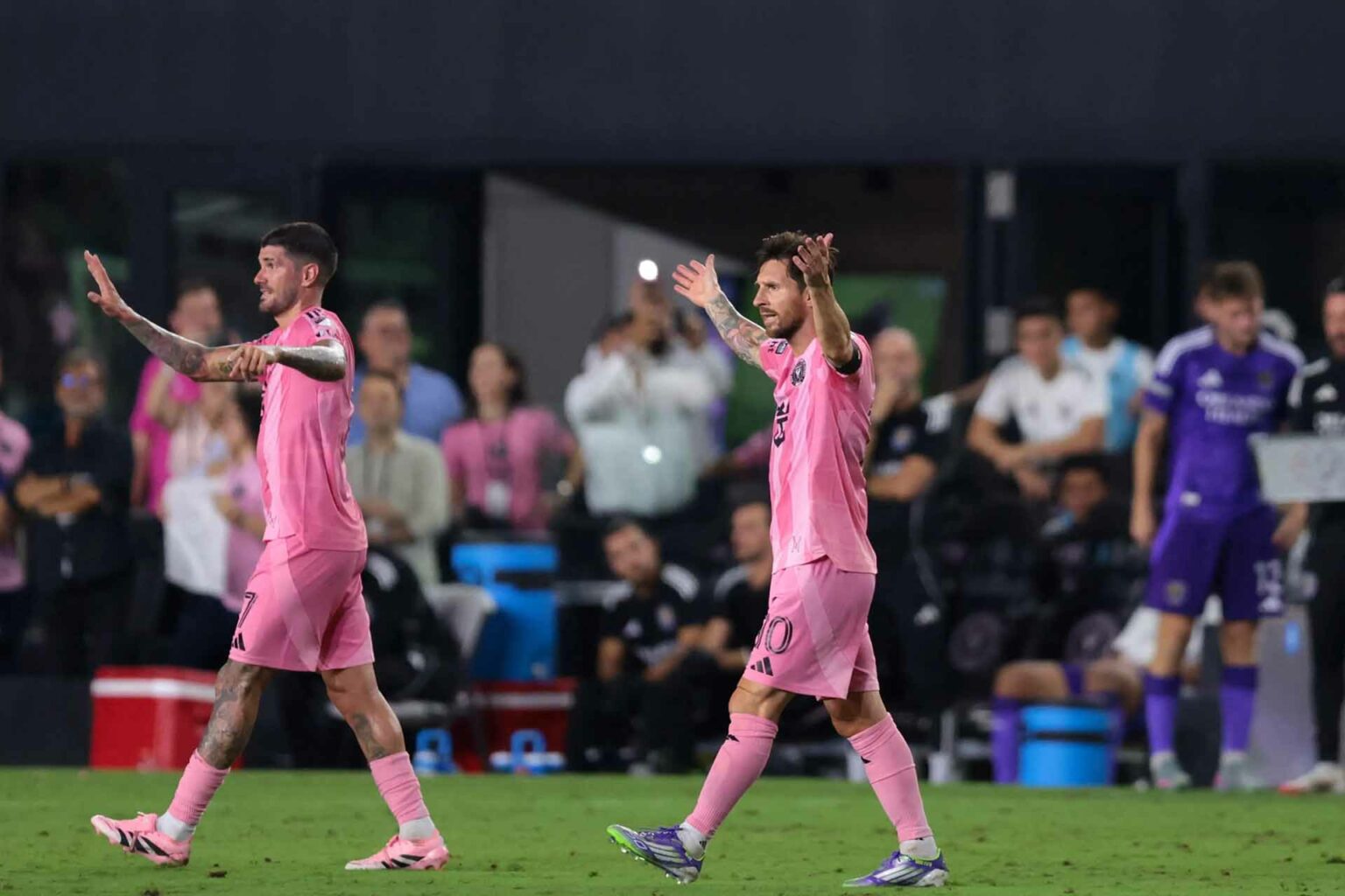 ميسي يقود إنتر ميامي