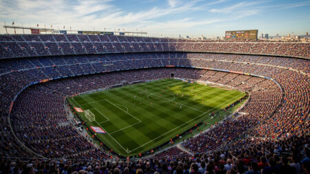 صورة بانورامية لملعب "كامب نو" الشهير في برشلونة