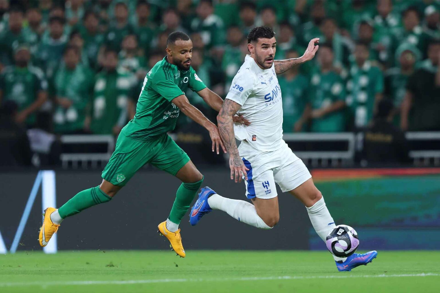 الأهلي ضد الهلال