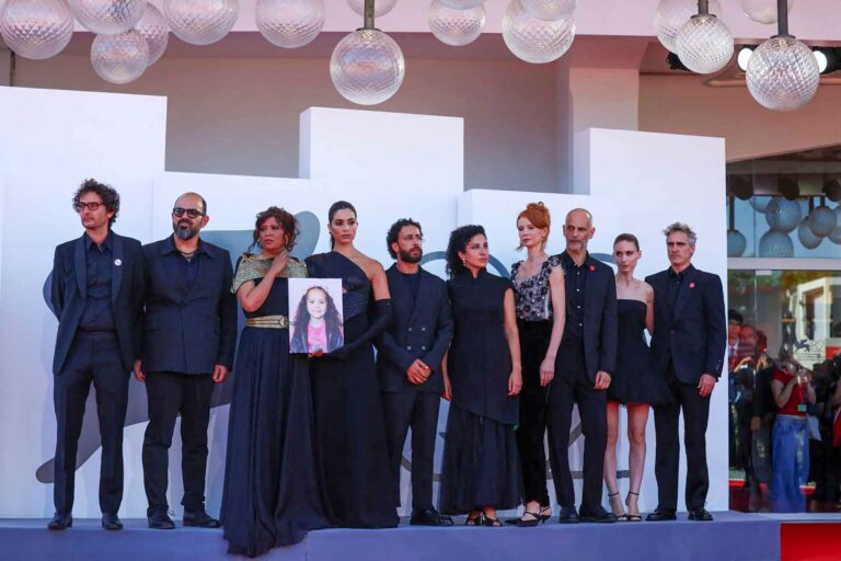 صوت هند رجب: صرخة سينمائية من غزة تهز عرش البندقية وتفوز بالأسد الفضي "صوت هند رجب" يفوز بالأسد الفضي بمهرجان البندقية