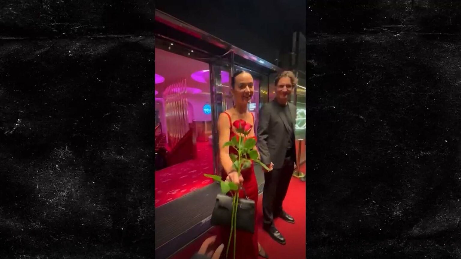 المغنية الأميركية كايتي بيري ورئيس الوزراء الكندي السابق جاستن ترودو في باريس