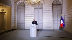 الأمين العام لقصر الإليزيه يعلن الدفعة الأولى من أسماء الوزراء الجدد 5 أكتوبر/تشرين الأول 2025. (رويترز)