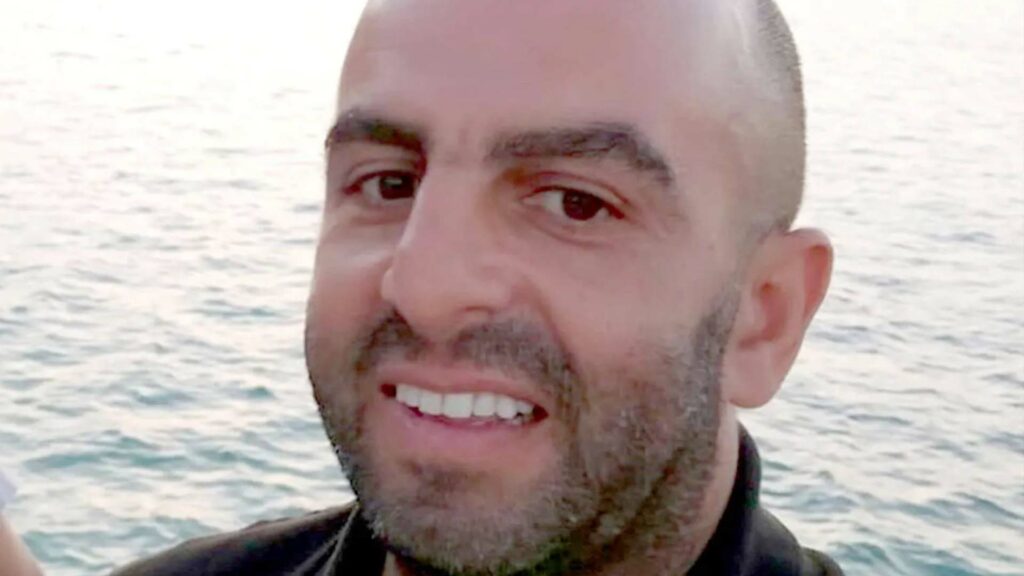 البطل الجزائري سمير زيتوني