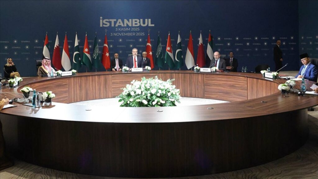 اجتماع إسطنبول يؤكد لا وصاية على غزة والحكم للفلسطينيين