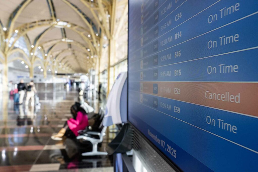 قطاع الطيران الأميركي يتأهب لمزيد من إلغاء الرحلات بسبب الإغلاق الحكومي (الفرنسية)