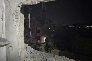 آثار الدمار نتيجة الانفجار الذي وقع في حي المزة بدمشق