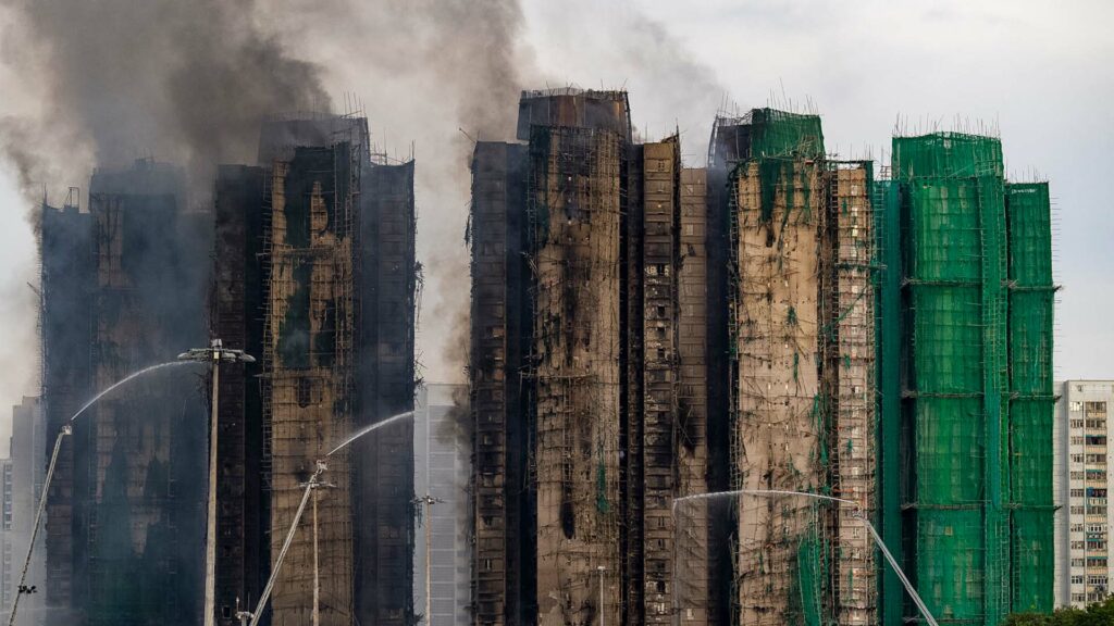 حريق أبراج هونغ كونغ السكنية – حريق هونغ كونغ ينتشر بين الأبراج العالية