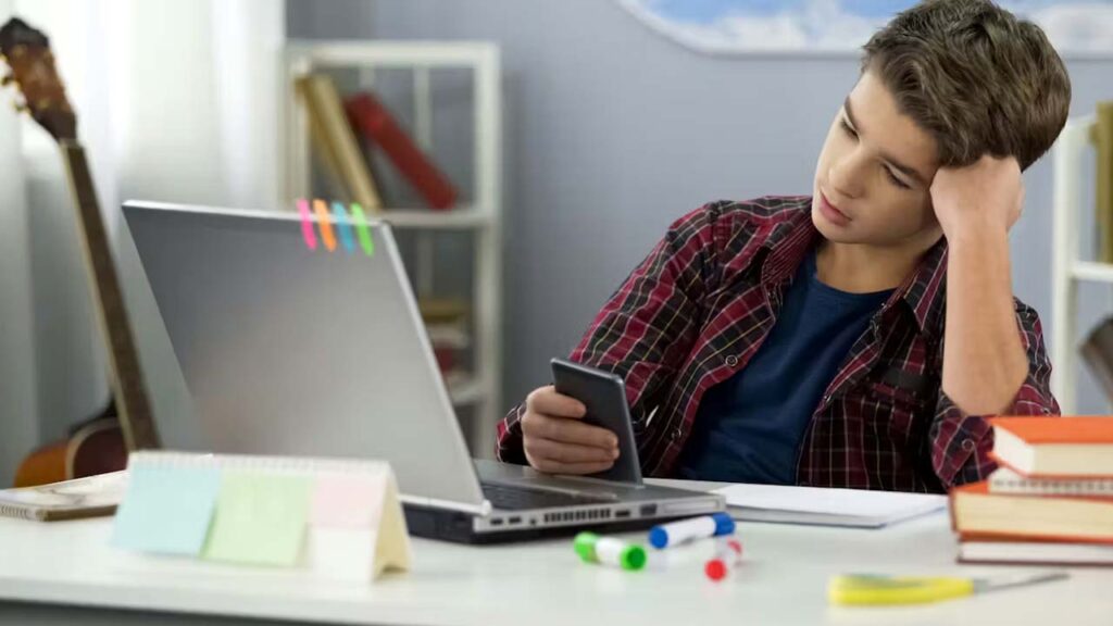 تقنيات التركيز العميق في عصر المشتتات الرقمية التركيز العميق في زمن التشتيت