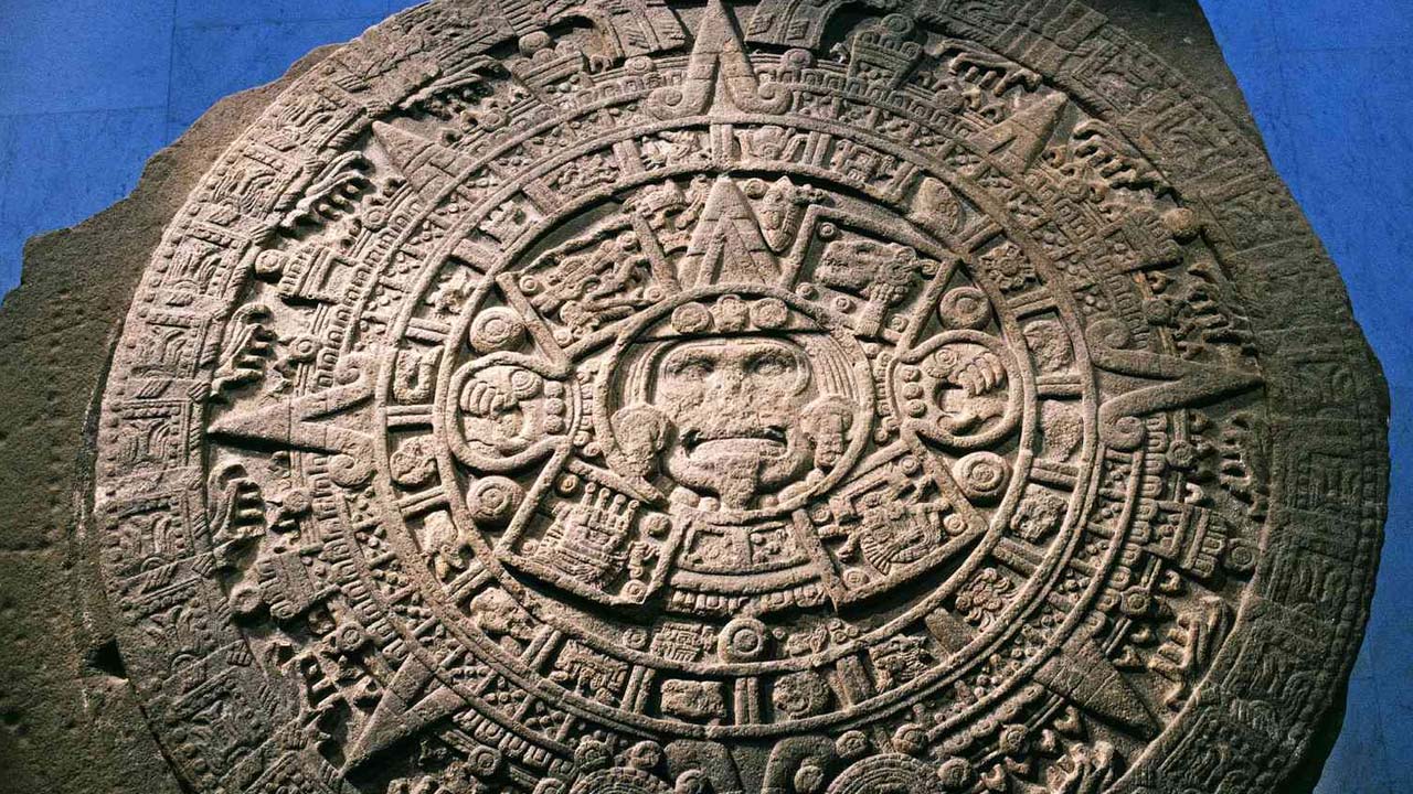 حجر التقويم الآزتكي