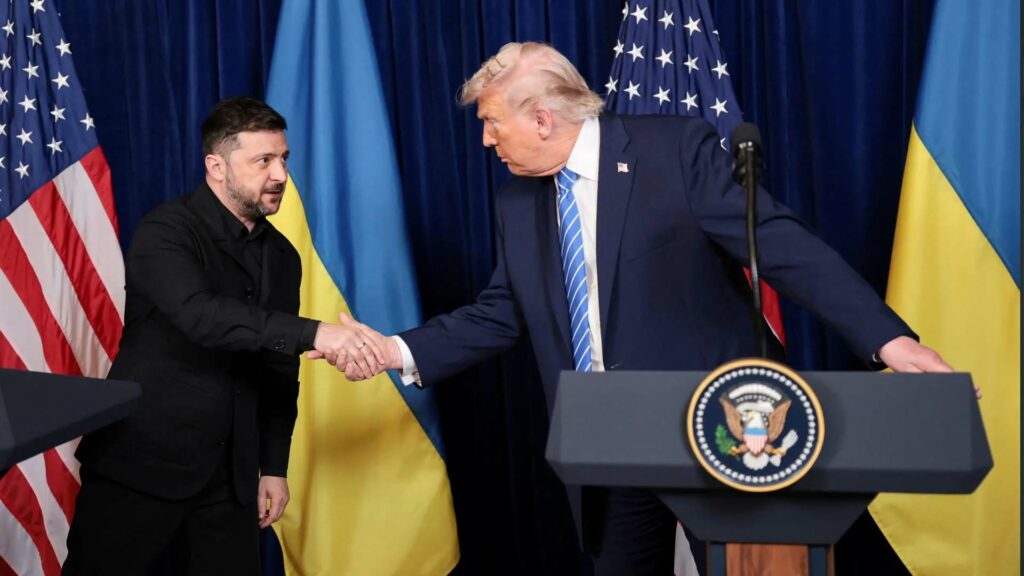 دونالد ترامب وفولوديمير زيلينسكي خلال لقائهما لمناقشة خطة السلام.