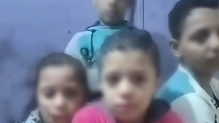 أم مصرية تعرض أبناءها للبيع