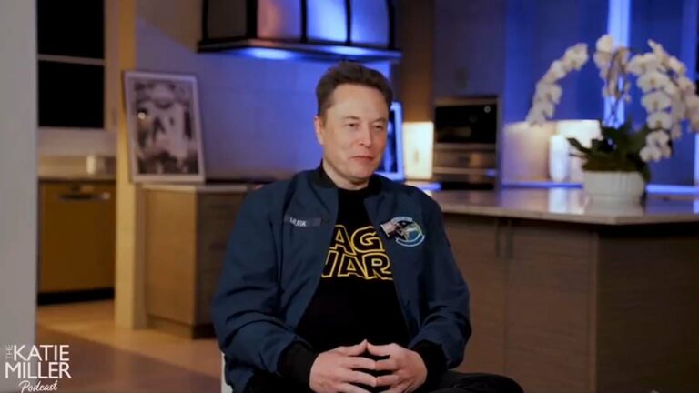 إيلون ماسك في بودكاست مع كيتي ميلر