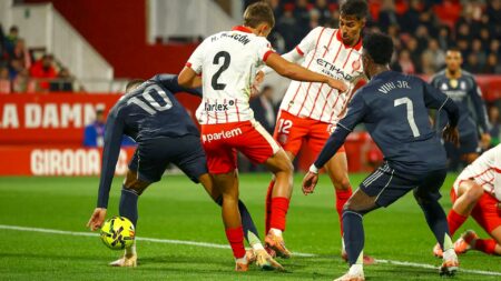 جيرونا يعرقل ريال مدريد ويمنح برشلونة صدارة الليغا