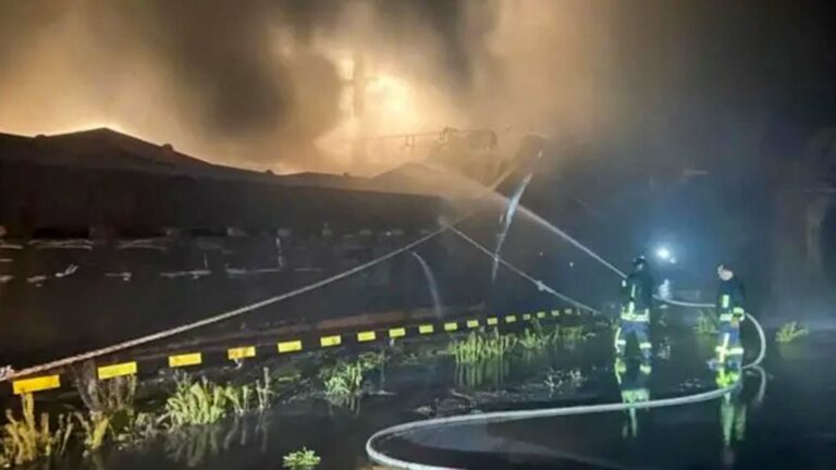 هجوم مسيرات يسبب انقطاع الكهرباء عن مناطق سيطرة روسيا جنوب أوكرانيا