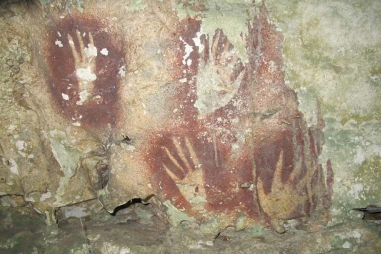 اكتشاف أقدم فن صخري في العالم