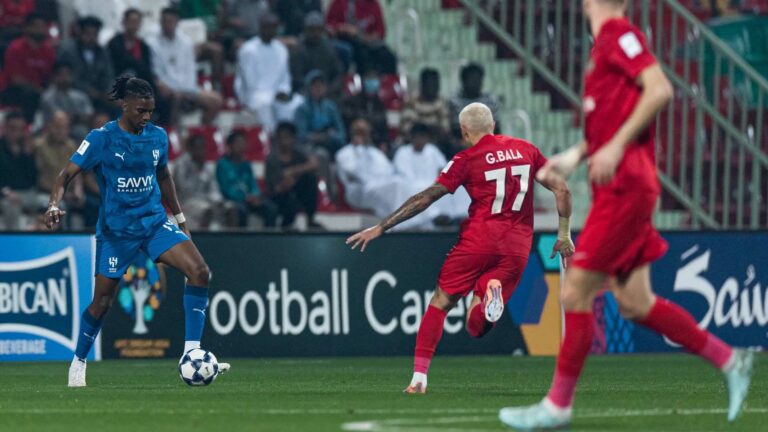 الهلال وشباب الأهلي