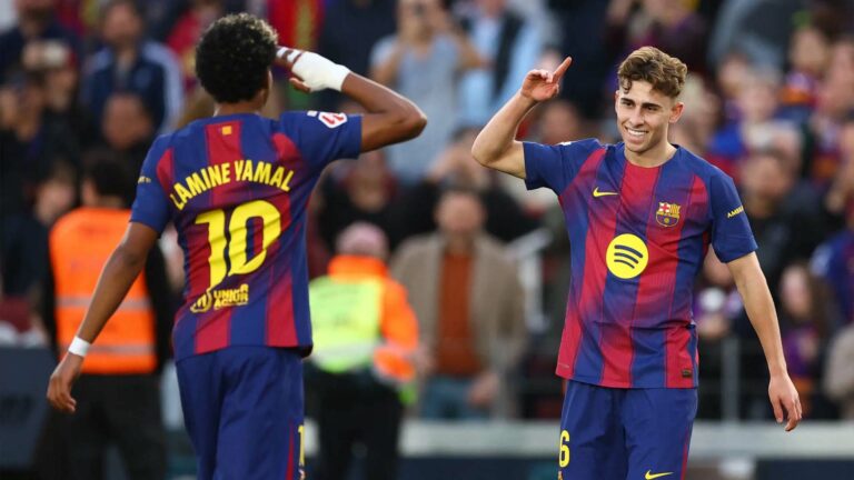 برشلونة يقتنص صدارة الدوري الإسباني بثلاثية في شباك ليفانتي