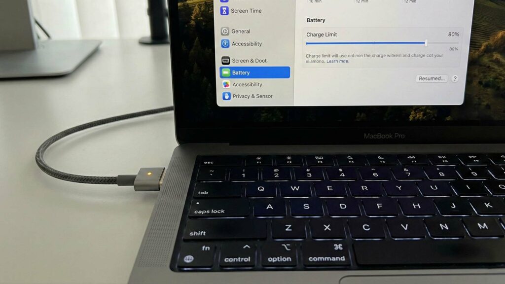 حد شحن بطارية ماك بوك