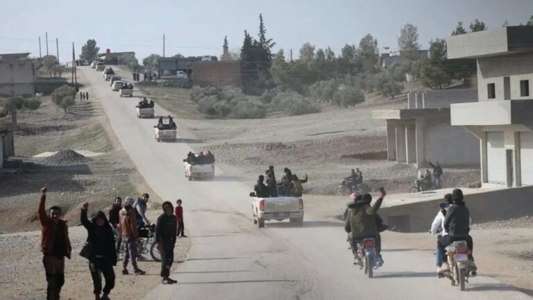 عناصر من الأمن الداخلي السوري في عين العرب