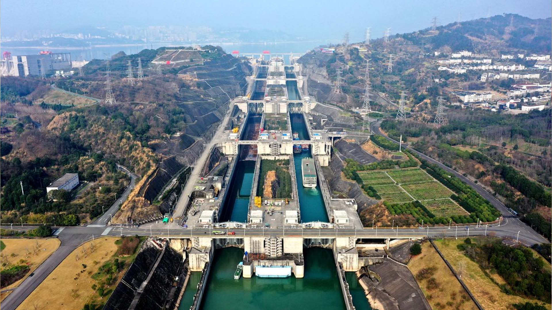 مصعد السفن الصيني.. أكبر مصعد سفن في العالم