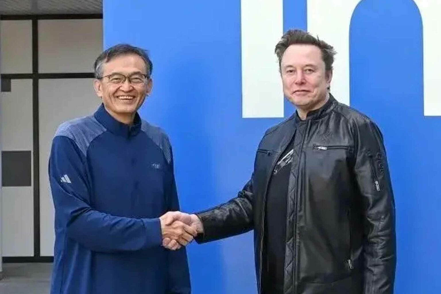 إيلون ماسك بعد توقيع الإتفاق مع إنتل