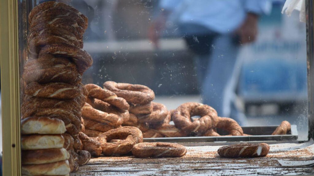 السيميت في إسطنبول، تركيا