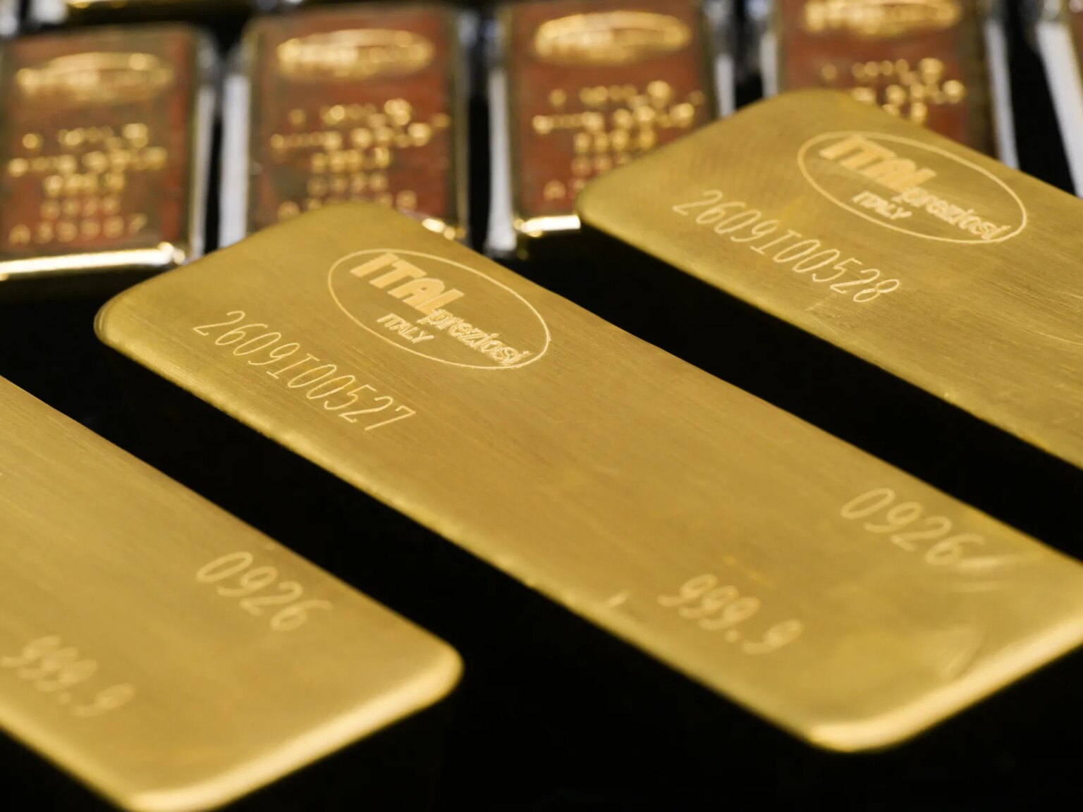 لماذا قفز الذهب بأكثر من 1%؟.. أسباب التعافي وترقب أسعار الفائدة