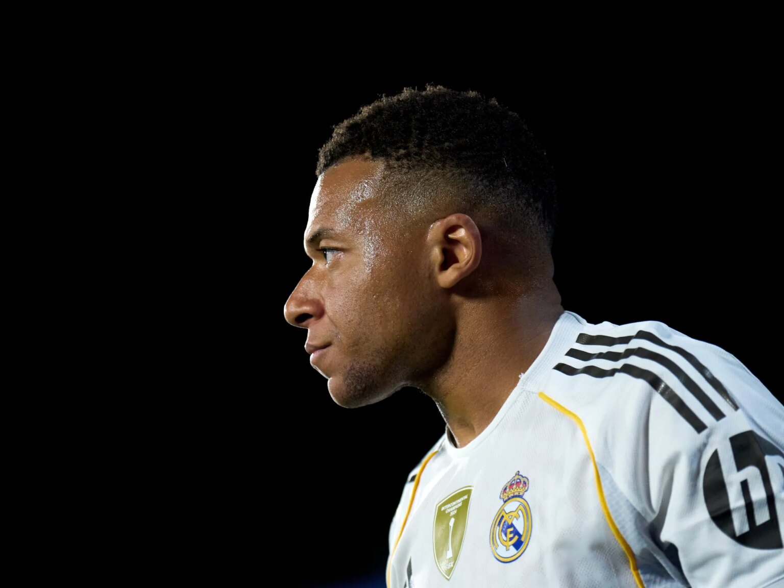 أسباب توتر العلاقة بين ريال مدريد وكيليان مبابي: كواليس الخلافات