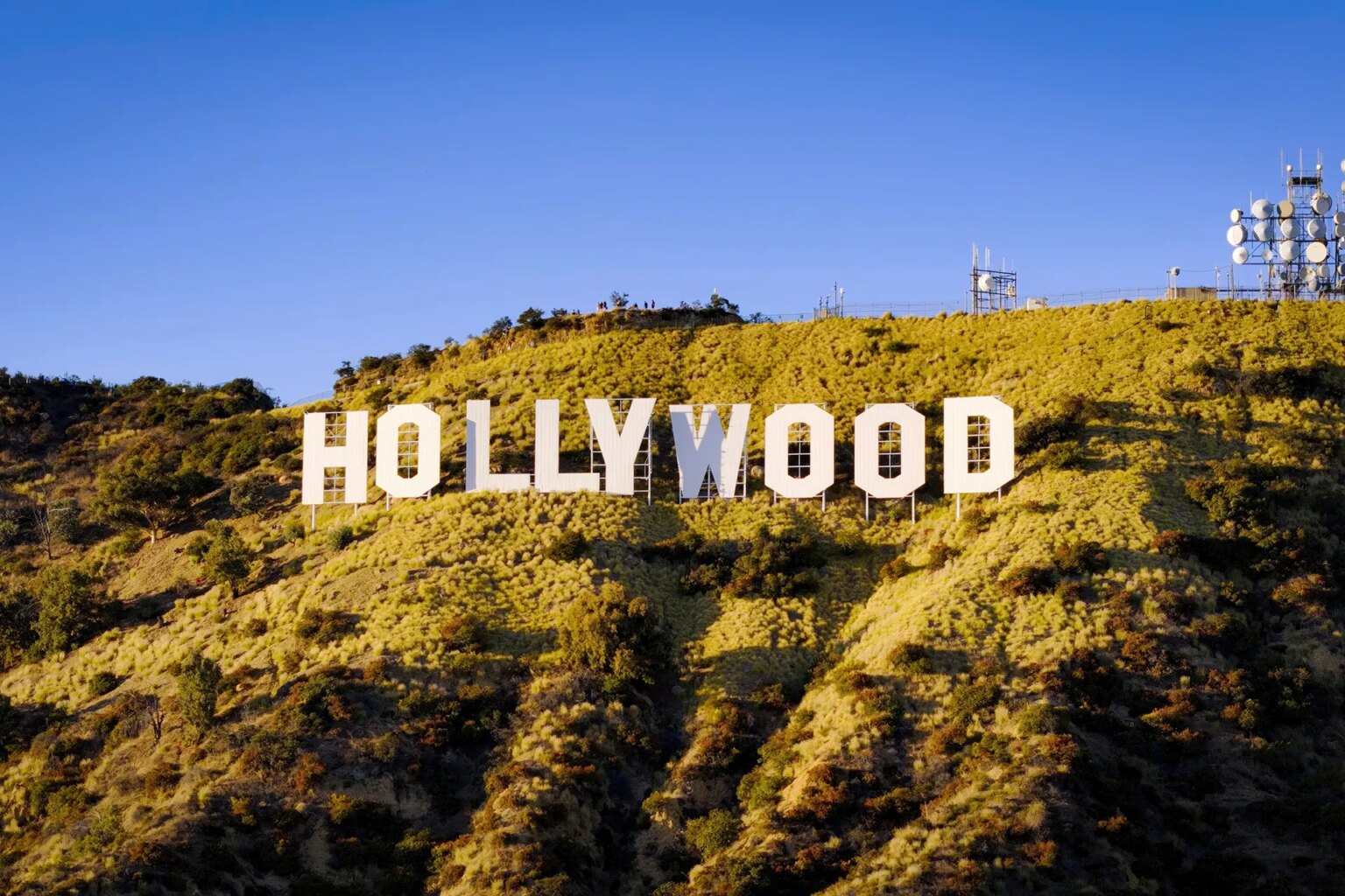 كيف تحول عمالقة التكنولوجيا إلى “أشرار السينما” الجدد؟